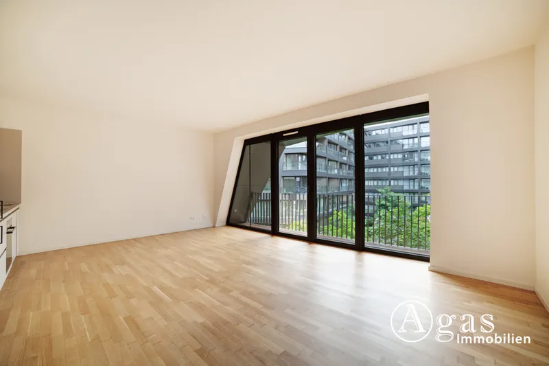 Toll geschnittene 3 Zimmer Wohnung mit ca. 87m², EBK und Balkon mit grünem Ausblick direkt in Mitte! — photo 1